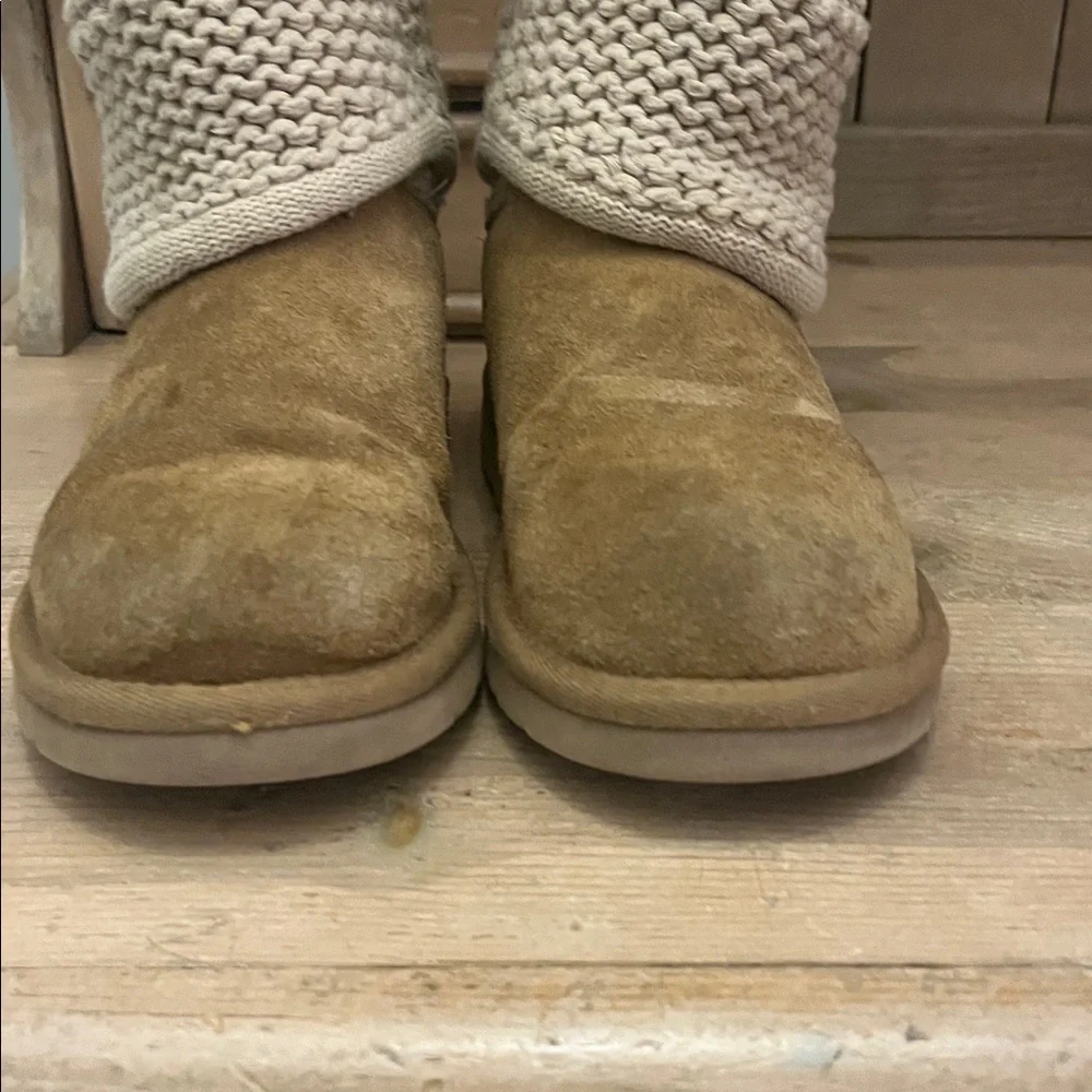 UGG Darrah Boots Little Girls Size 1 Knit Cuff Side Button Chestnut Shaina